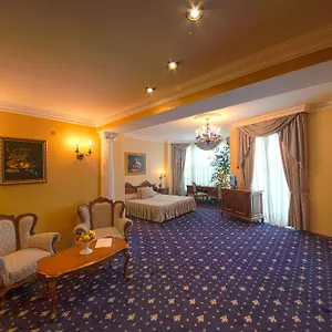 5* מלון Grand London